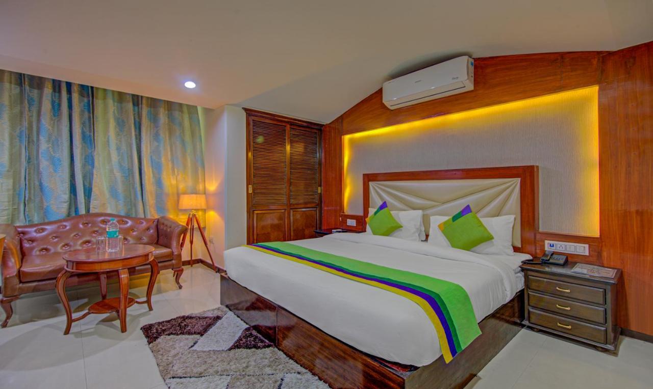 Treebo Corporate Park Hotel นิวเดลี ภายนอก รูปภาพ