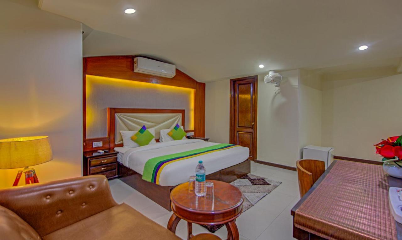 Treebo Corporate Park Hotel นิวเดลี ภายนอก รูปภาพ