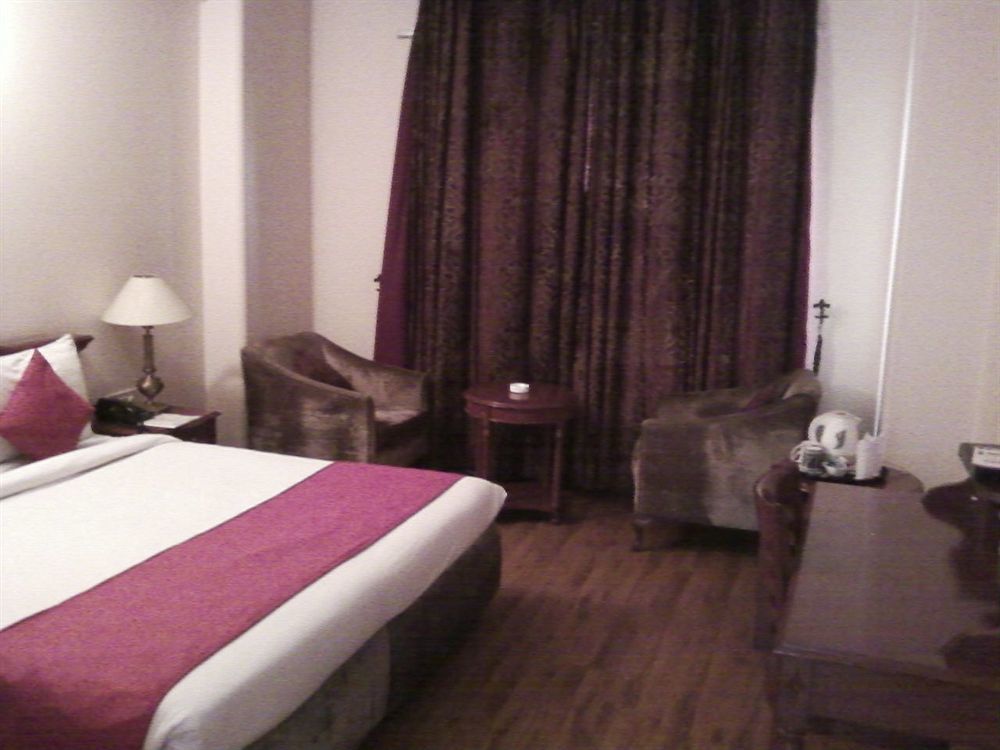Treebo Corporate Park Hotel นิวเดลี ภายนอก รูปภาพ