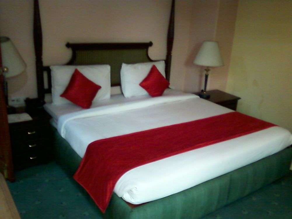 Treebo Corporate Park Hotel นิวเดลี ภายนอก รูปภาพ