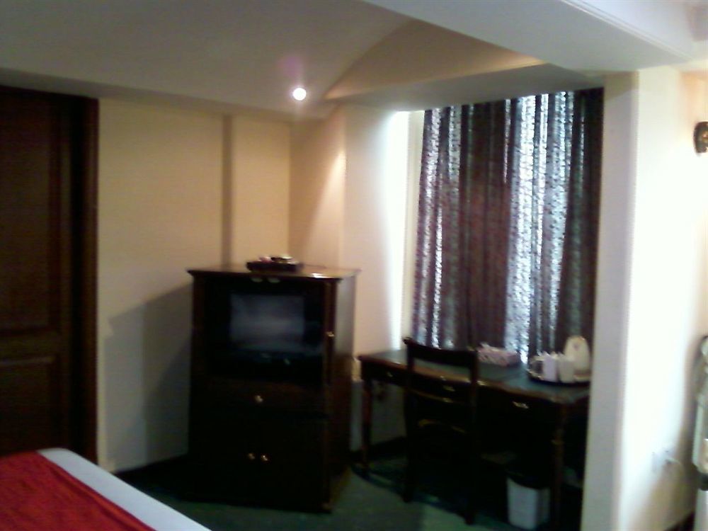 Treebo Corporate Park Hotel นิวเดลี ภายนอก รูปภาพ